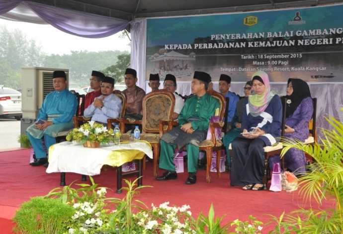 Handing over Balai Gambang to PKNP Group by Jabatan Kerja Raya (JKR) Perak