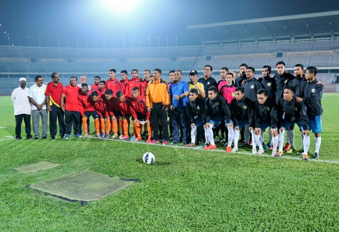Big Cheers in Stadium Indera Mulia, Ipoh