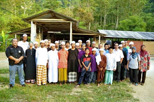 Delivery of Proton Waja to Pondok Al Jaafar for the use of the Pondok’s residents