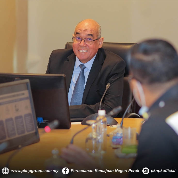 MEETING SESSION OF THE CHIEF EXECUTIVE WITH HEAD OF DEPARTMENTS OF PKNPK