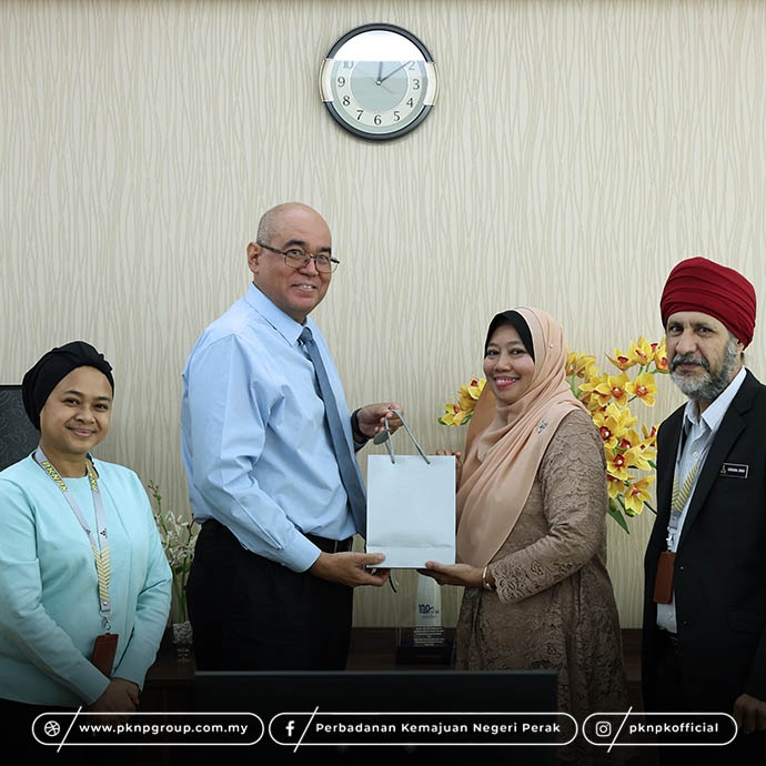 HAPPY RETIREMENT TO PUAN ROJIPAH BINTI KAMARUDDIN