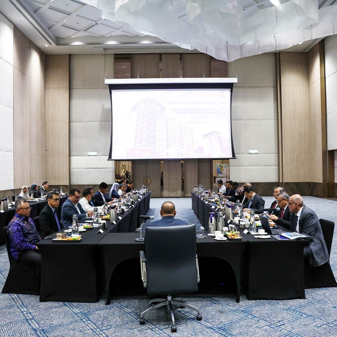 LUMUT MARITIME INDUSTRIAL CITY (LUMIC) IMPLEMENTATION COMMITTEE MEETING